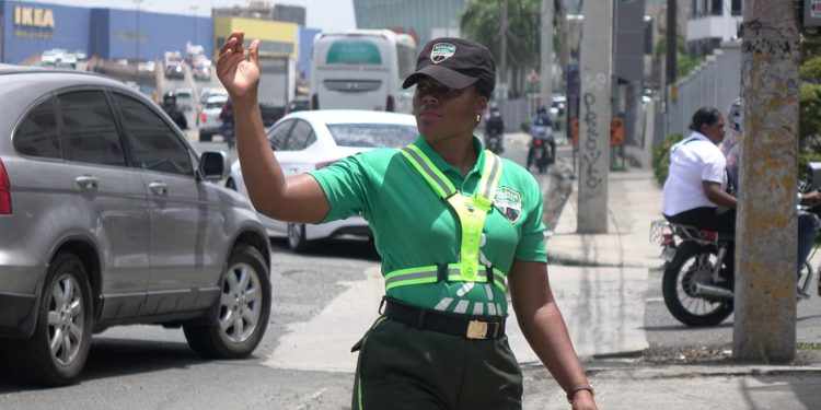 DIGESETT refuerza seguridad vial en centros educativos privados con apoyo de Policías Auxiliares