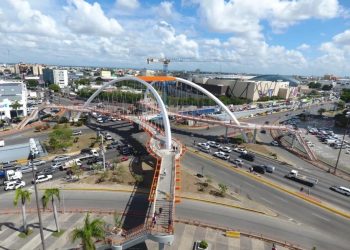 Inicia aplicación de multas por giros indebidos en la avenida John F. Kennedy