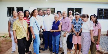 Director del FEDA, Hecmilio Galván, entrega remozamiento del Centro Comunal El Valle