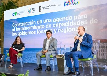 Alcalde de Santiago ve clave la descentralización y autonomía fiscal como motor del desarrollo municipal