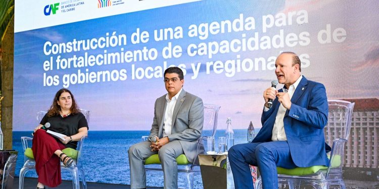 Alcalde de Santiago ve clave la descentralización y autonomía fiscal como motor del desarrollo municipal