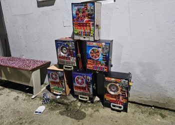 Policía Nacional y MP ocupan marihuana, cámaras de vigilancia y máquinas tragamonedas durante allanamientos en Hato Mayor