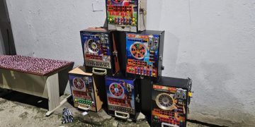 Policía Nacional y MP ocupan marihuana, cámaras de vigilancia y máquinas tragamonedas durante allanamientos en Hato Mayor