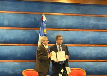 CES entrega a Leonel Fernández informe sobre la situación de Haití