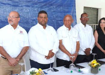 UTECT lanza proyecto de titulación para mil familias de Palo Verde, Montecristi