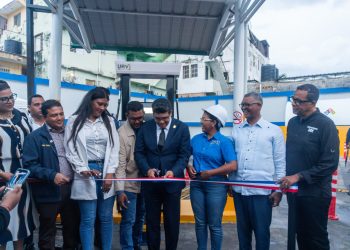 Alcalde Dío Astacio inaugura estación de combustible con modernos controles de transparencia