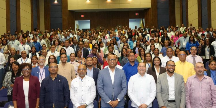 Ideice presenta más de 30 investigaciones en II Precongreso Regional en San Juan