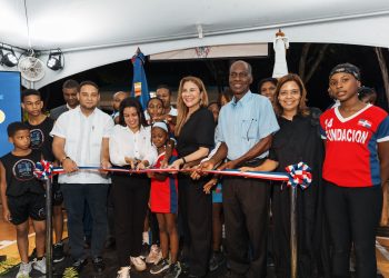 Carolina lleva alegría al sector Fundación con la inauguración del Centro Comunal Dionisio Amparo