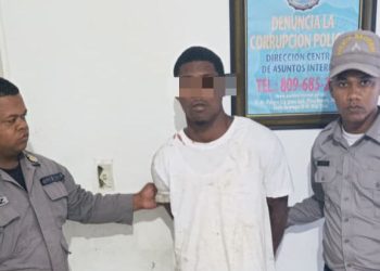 Policía ocupa dos motocicletas robadas, celulares y pertenencias tras apresar asaltante en La Victoria, SDN