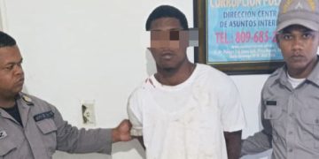 Policía ocupa dos motocicletas robadas, celulares y pertenencias tras apresar asaltante en La Victoria, SDN