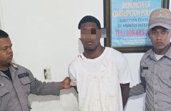 Policía ocupa dos motocicletas robadas, celulares y pertenencias tras apresar asaltante en La Victoria, SDN