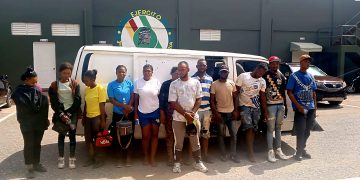 Envían ante el Ministerio Público a conductor de minibús detenido con 11 haitianos indocumentados en San Juan de la Maguana