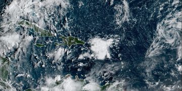 Indomet pronostica chubascos y aguaceros locales con tormentas eléctricas por onda tropical y vaguada