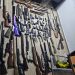 Policía y MP desmantelan armería clandestina y ocupa 33 armas en San Cristóbal