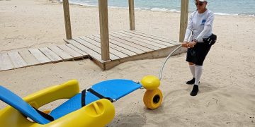 CONADIS destaca ministerio de turismo asuma políticas de accesibilidad en Bayahibe