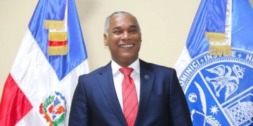 Decano Gerardo Roa celebra la creación del Premio Hispanoamericano de Poesía José Mármol