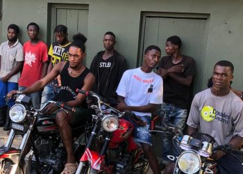 Durante patrullaje en Mao detienen a 30 nacionales haitianos y ocupan ocho motocicletas