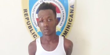 Policía apresa en flagrante delito a uno de cinco antisociales tras asalto a comercio en Villa Mella, SDN