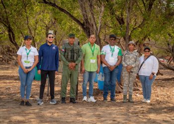 Prioriza RD realiza jornada de limpieza en Playa La Caobita en Azua