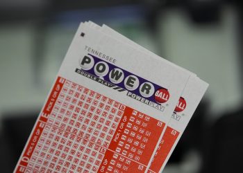 Mujer en Virginia se ganó la lotería tras elegir los números afortunados usando ChatGPT