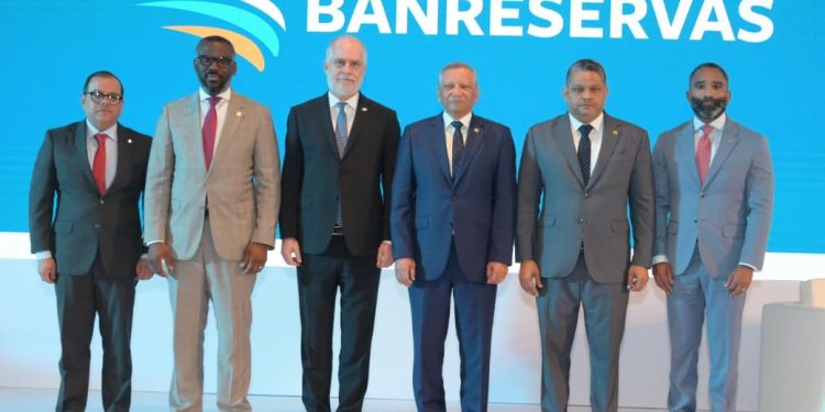 Aguilera afirma que Banreservas se mantiene a la vanguardia para enfrentar riesgos que amenazan el sistema bancario