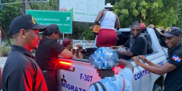 Migración y cuerpos de seguridad detienen 1,197 haitianos irregulares, deporta 1,105