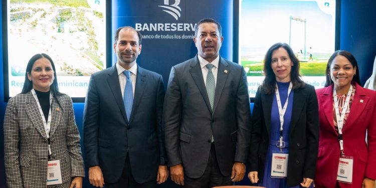 Banreservas reafirma liderazgo en inversiones turísticas en Miches tras negociaciones en Top Resa
