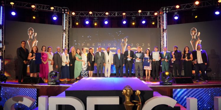 UASD alberga la primera edición de los Premios SIREICU 2025