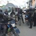 Policía recupera motocicletas robadas, ocupa arma ilegal y detiene varias personas en operativos en Los Guaricanos