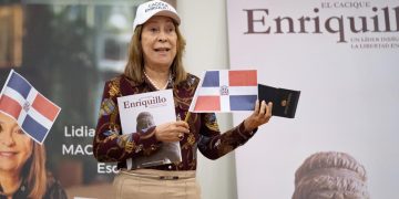 Lidia Martínez de Macarrulla recuerda legado del Cacique Enriquillo y presenta libro en Azua