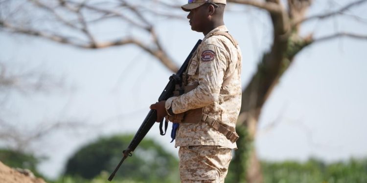 Ministerio de Defensa informa apresamiento y repatriación de dos ciudadanos haitianos en Dajabón