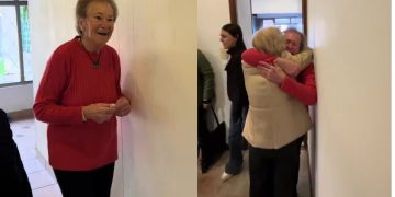 Emotivo reencuentro de dos amigas mayores tras décadas separadas