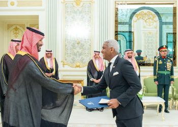 Embajador Rodríguez Durán entrega cartas credenciales al Príncipe Heredero Mohammed bin Salmán de Arabia Saudita