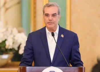 Presidente Abinader llama a la población a acatar medidas preventivas ante alertas del COE