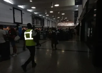 Se registra otro apagón esta madrugada en el AILA
