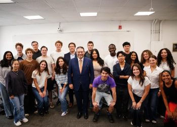 Yayo Sanz Lovatón presenta la transformación logística de RD en la Universidad George Washington