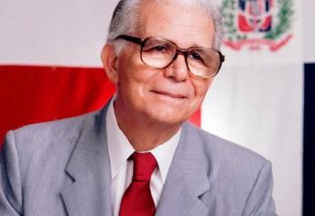 PRSC conmemora el 119 natalicio de Joaquín Balaguer