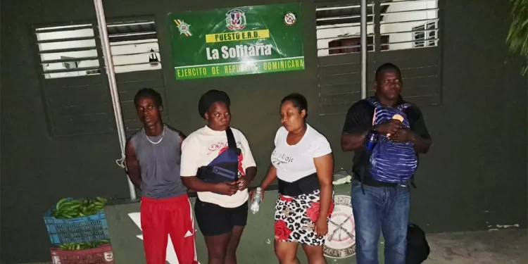 Detienen nacional haitiano con indocumentados en una jeepeta en Montecristi