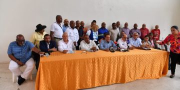 Movimientos sindicales convocan vigilia por la cesantía frente al Congreso