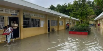 Suspenden docencia en Santo Domingo Oeste por lluvias