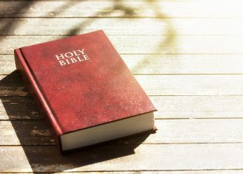 Anuncian maratón bíblico con más de 1,000 lectores