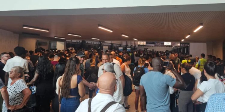 Restablecen energía de forma parcial en terminal del AILA