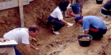 Hallan restos de 72 personas en dos fosas comunes de la Guerra Civil en sur de España