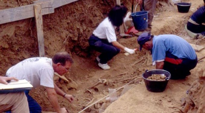 Hallan restos de 72 personas en dos fosas comunes de la Guerra Civil en sur de España