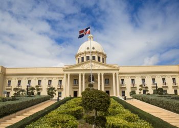 Gobierno mantiene medidas en sector público y privado por Melissa