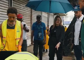 Carolina agradece a brigadistas por gran labor mitigando efectos de tormenta en la ciudad