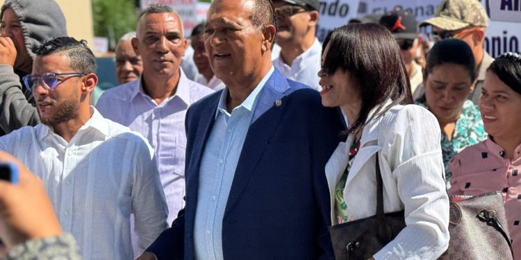 Senador Antonio Marte y abogados del PPG presentan querella contra empresario artístico Eladio Castro por difamación e injuria; dicen confían en decisión de la justicia