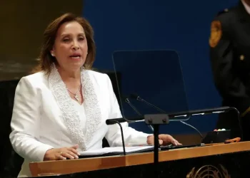 Congreso de Perú destituye a la presidenta Dina Boluarte