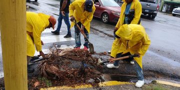 Brigadistas de la Alcaldía del DN siguen en las calles desde las 5:00 a.m. mitigando efectos de las lluvias