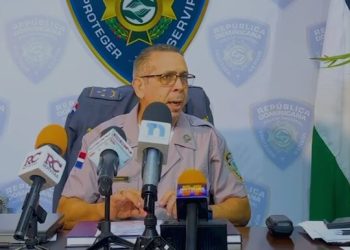 Policía identifica vehículo que habría sido utilizado en asesinato de hermanos en Santiago